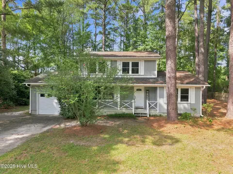 213 Staffordshire Rd, Greenville, NC 27834