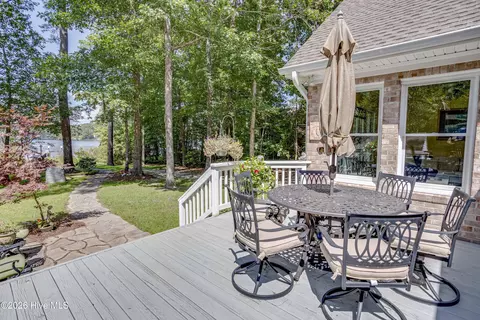 Exterior - 95 Waters Edge Dr, Chocowinity, NC 27817 photo 5 of 12