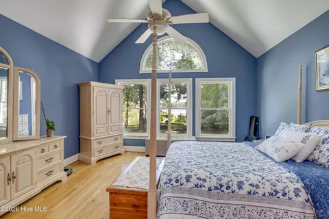 Bedroom - 95 Waters Edge Dr, Chocowinity, NC 27817 photo 2 of 6