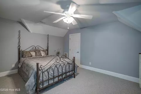 Bedroom - 95 Waters Edge Dr, Chocowinity, NC 27817 photo 4 of 6