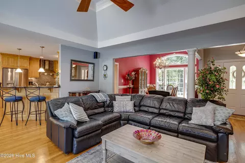 Living - 95 Waters Edge Dr, Chocowinity, NC 27817 photo 3 of 3