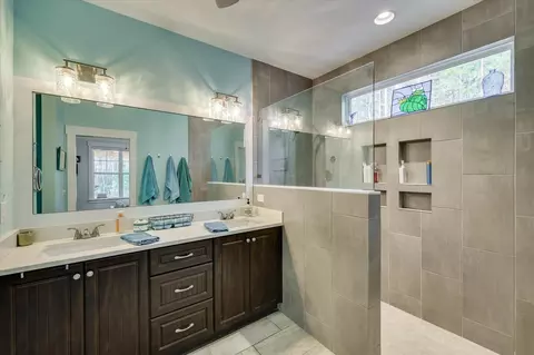 Bath - 205 Canal Ct, Mccormick, SC 29835 photo 1 of 3