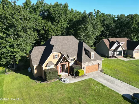 219 Laurel Dr, Pikeville, NC 27863