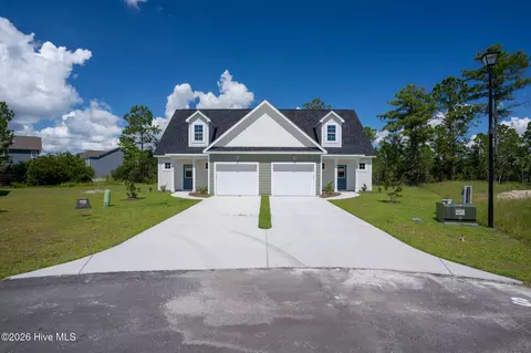 308 Coastal Reef Ct, Holly Ridge, NC 28445
