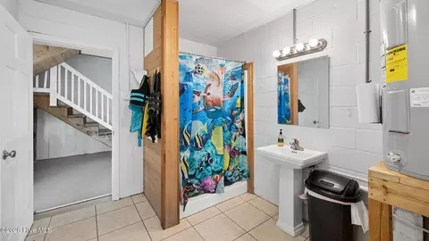 Bath - 57 W Bayside Dr, Chocowinity, NC 27817 photo 5 of 8