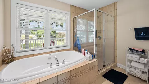 Bath - 57 W Bayside Dr, Chocowinity, NC 27817 photo 4 of 8