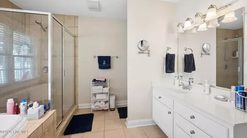 Bath - 57 W Bayside Dr, Chocowinity, NC 27817 photo 3 of 8