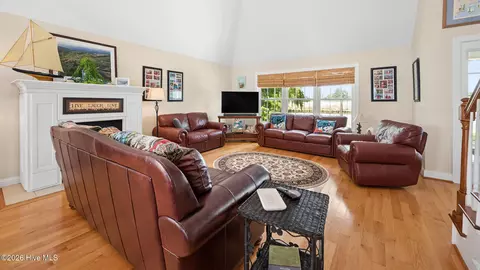 Living - 57 W Bayside Dr, Chocowinity, NC 27817 photo 5 of 6
