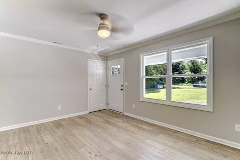 Living - 390 Newtown Loop Rd, Atkinson, NC 28421 photo 2 of 2