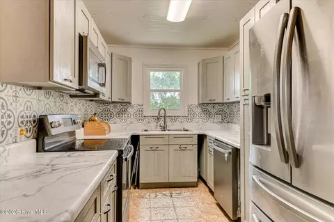Kitchen - 1227 County Line Rd, Harlem, GA 30814 photo 2 of 6
