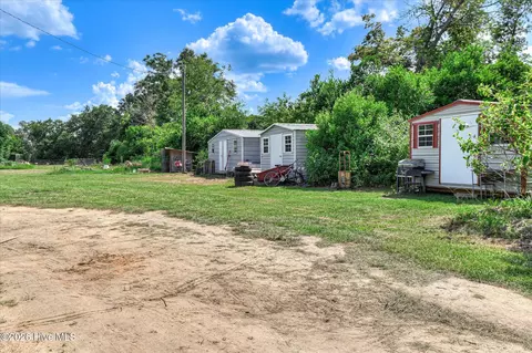 Exterior - 1227 County Line Rd, Harlem, GA 30814 photo 6 of 9