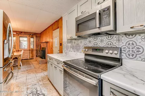 Kitchen - 1227 County Line Rd, Harlem, GA 30814 photo 5 of 6