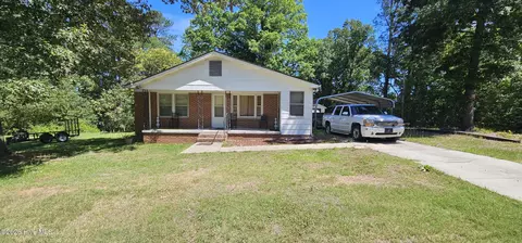 97 Lewis St, Wadesboro, NC 28170