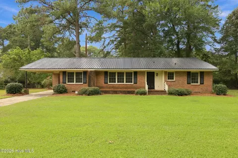 405 S Broad St, Robersonville, NC 27871