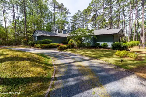 Exterior - 185 Ponte Vedra Dr, Pinehurst, NC 28374 photo 2 of 13