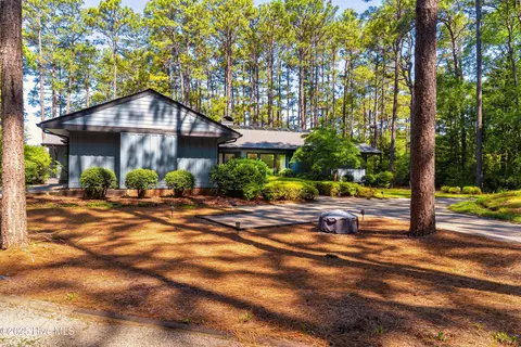 Exterior - 185 Ponte Vedra Dr, Pinehurst, NC 28374 photo 4 of 13