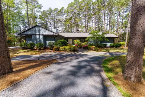Exterior - 185 Ponte Vedra Dr, Pinehurst, NC 28374 photo 1 of 13