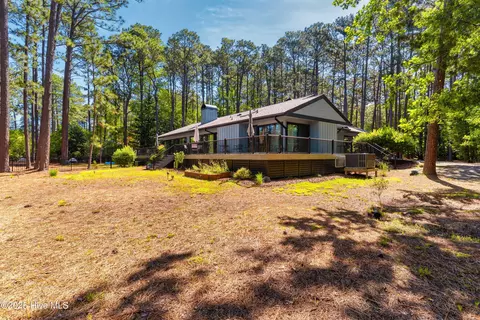 Exterior - 185 Ponte Vedra Dr, Pinehurst, NC 28374 photo 10 of 13
