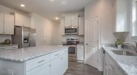 Kitchen - 116 Calloway Dr, Wallace, NC 28466 photo 1 of 2