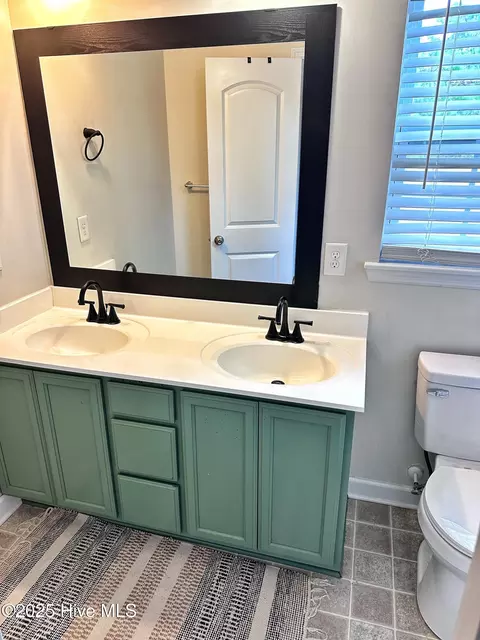 Bath - 308 Basil Ct, Hubert, NC 28539 photo 2 of 4