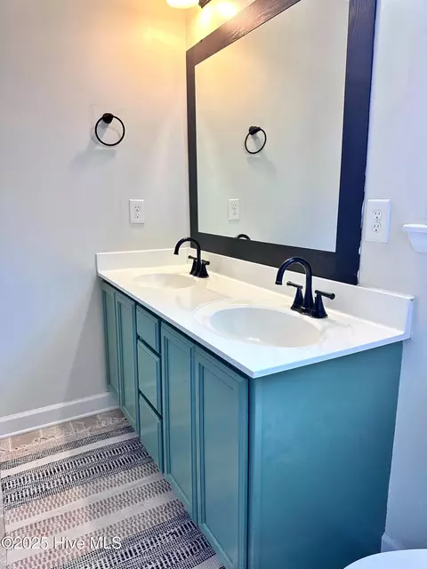 Bath - 308 Basil Ct, Hubert, NC 28539 photo 3 of 4
