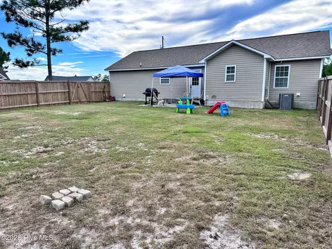 Exterior - 308 Basil Ct, Hubert, NC 28539 photo 2 of 3