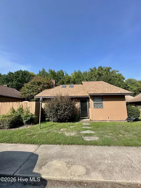 200 Rollins Dr #45, Greenville, NC 27834