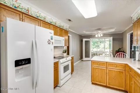 Kitchen - 1108 Hampstead Pl, Martinez, GA 30907 photo 2 of 3