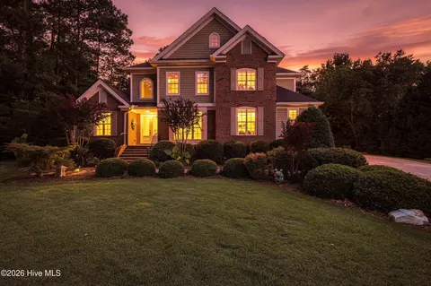 8709 Lake Nona Dr, Wilmington, NC 28411