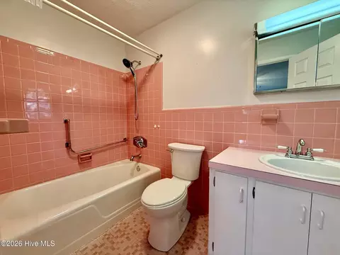 Bath - 70 Windmere Rd, Pinehurst, NC 28374 photo 3 of 4
