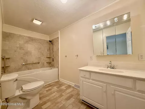 Bath - 70 Windmere Rd, Pinehurst, NC 28374 photo 1 of 4