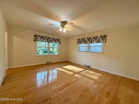 Living - 70 Windmere Rd, Pinehurst, NC 28374 photo 4 of 4