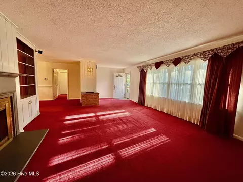 Living - 70 Windmere Rd, Pinehurst, NC 28374 photo 3 of 4