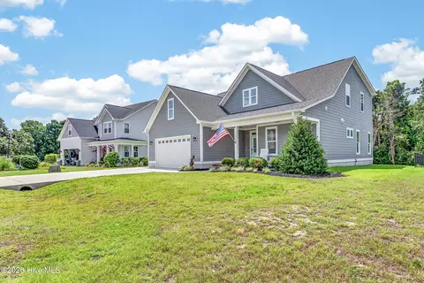 712 Lanyard Dr, Newport, NC 28570