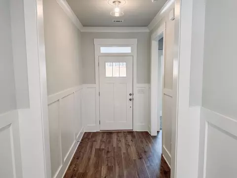 Entry Way - 109 Davis Ln, Mccormick, SC 29835 photo 1 of 2