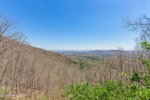 9 Sahkanaga Dr, Murphy, NC 28906 photo 3