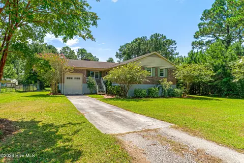 109 Pleasant Dr, Beaufort, NC 28516