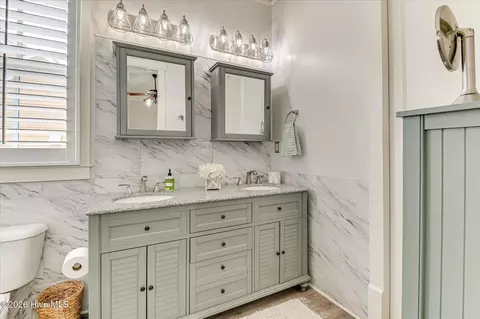 Bath - 442 Northridge Cir, Evans, GA 30809 photo 1 of 5