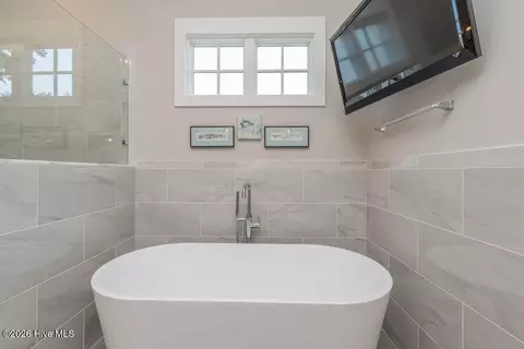 Bath - 705 Campana Dr, Evans, GA 30809 photo 3 of 12