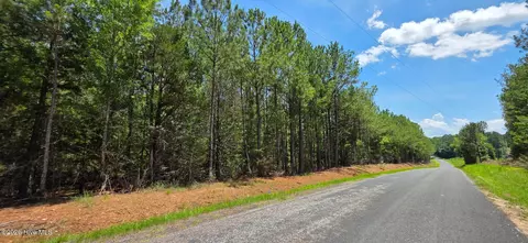 5 5b Chestnut Ridge Rd, Mccormick, SC 29835