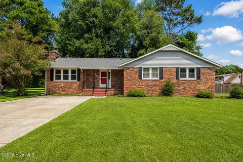 102 Lionel Ave, Jacksonville, NC 28540