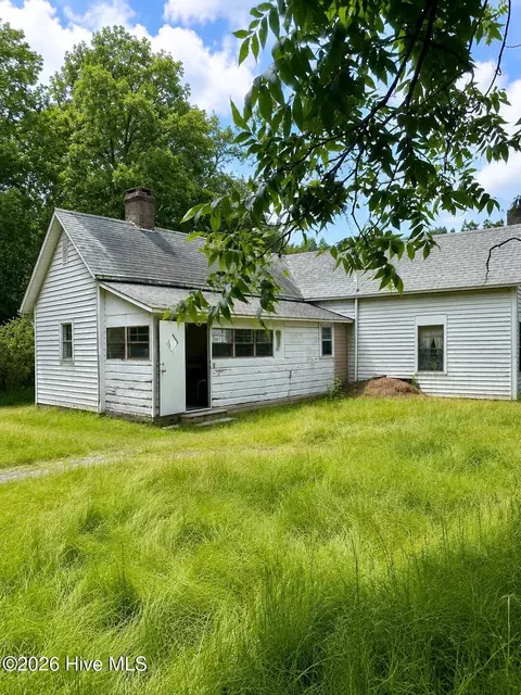 305 Pinehurst Ave, Carthage, NC 28327