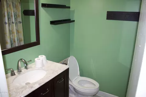 Bath - 418 Goldfinch Dr, Augusta, GA 30907 photo 1 of 2