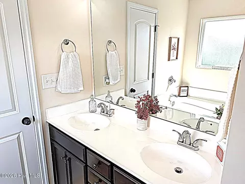 Bath - 110 Sonia Dr, Hubert, NC 28539 photo 4 of 8