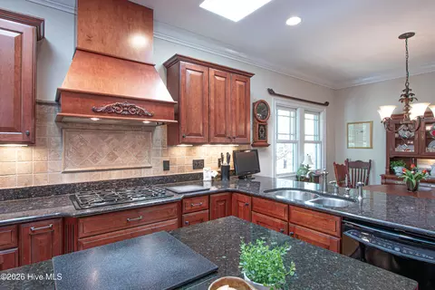 Kitchen - 15 Kilbride Dr, Pinehurst, NC 28374 photo 3 of 6