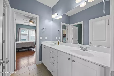 Bath - 110 E Conolly Ct, Hampstead, NC 28443 photo 4 of 7