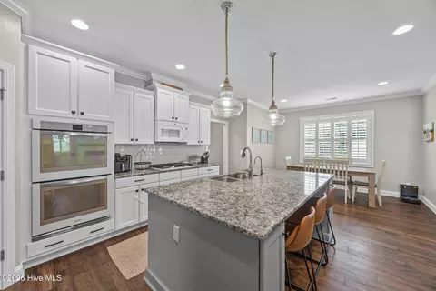 Kitchen - 110 E Conolly Ct, Hampstead, NC 28443 photo 4 of 7