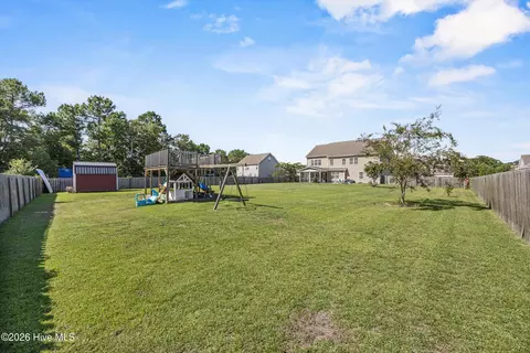 Exterior - 110 E Conolly Ct, Hampstead, NC 28443 photo 8 of 12