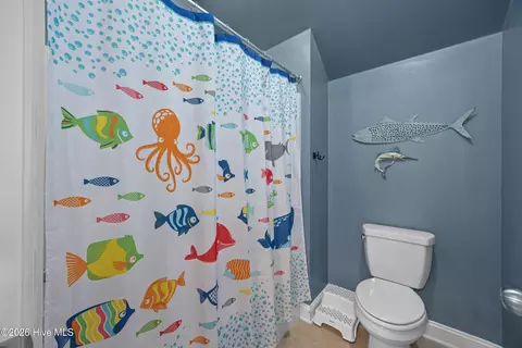 Bath - 110 E Conolly Ct, Hampstead, NC 28443 photo 6 of 7