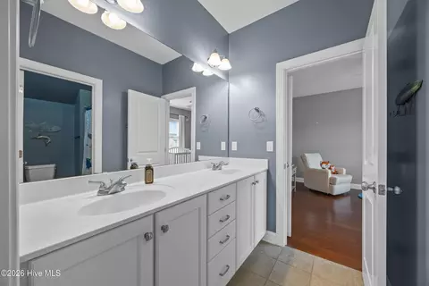 Bath - 110 E Conolly Ct, Hampstead, NC 28443 photo 5 of 7